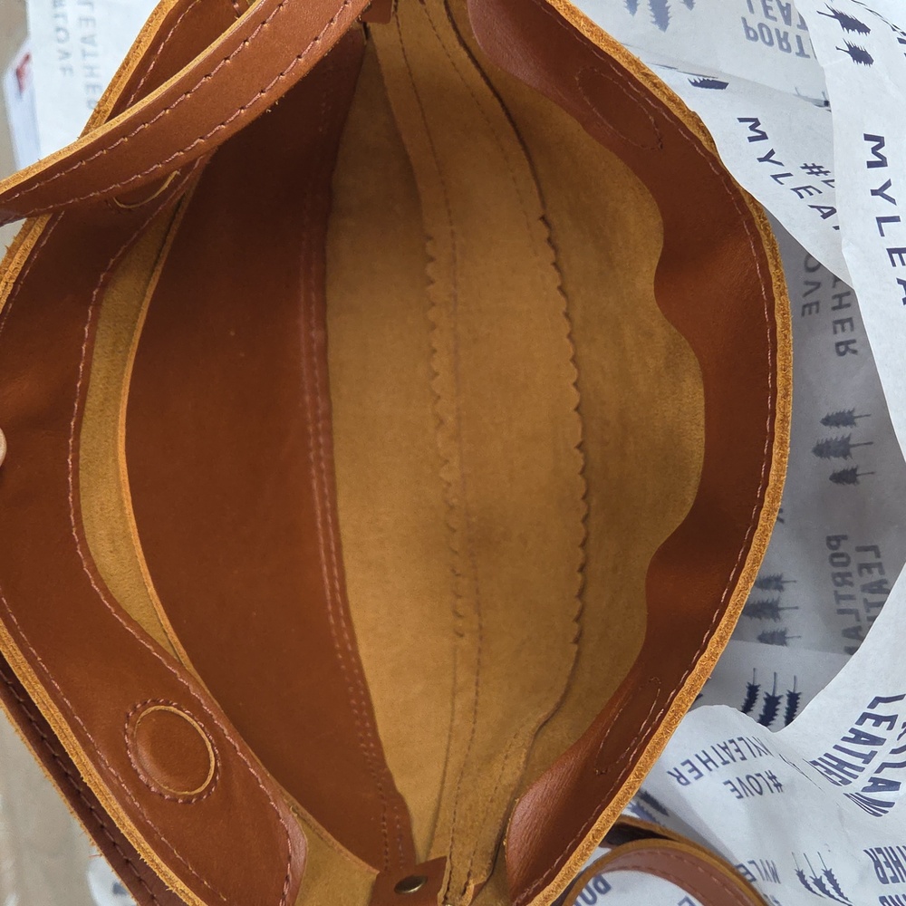 Portland Leather Goods Tan Leather Crossbody Bag - Picture 4 of 11